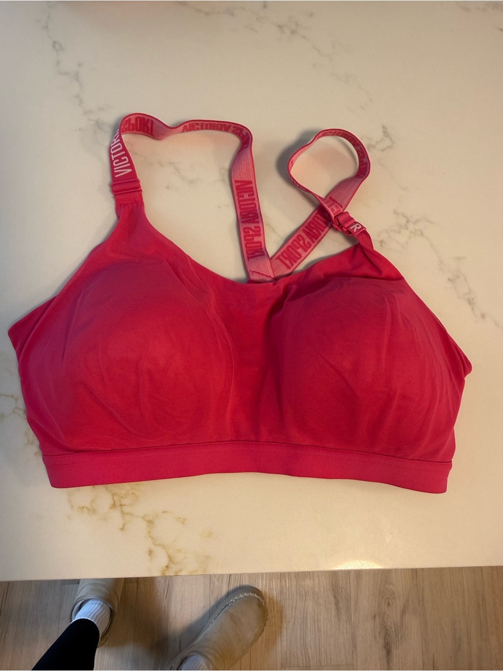 PINK Victoria's Secret Seamless Wireless Sports Bra in Hot Pink